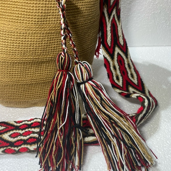 Authentic Wayuu mochila - Picture 3 of 3